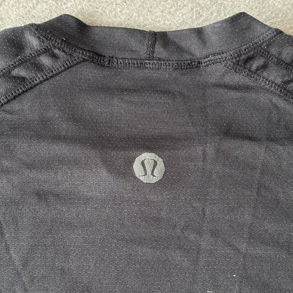 Lululemon Shirt Mens S Black Short Sleeve Athletic Running Training Top Workout - Picture 6 of 8
